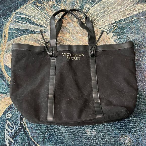 Victoria's Secret Handbags - Victoria’s Secret Black & Gold Travel Tote Duffel Bag OSFA Travel Weekender Chic